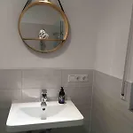 Grosszuegige Individuelle Am Starnberger Apartment *