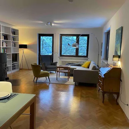 Grosszuegige Individuelle Am Starnberger Appartement