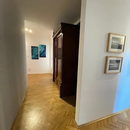 Grosszuegige Individuelle Am Starnberger アパート Münsing